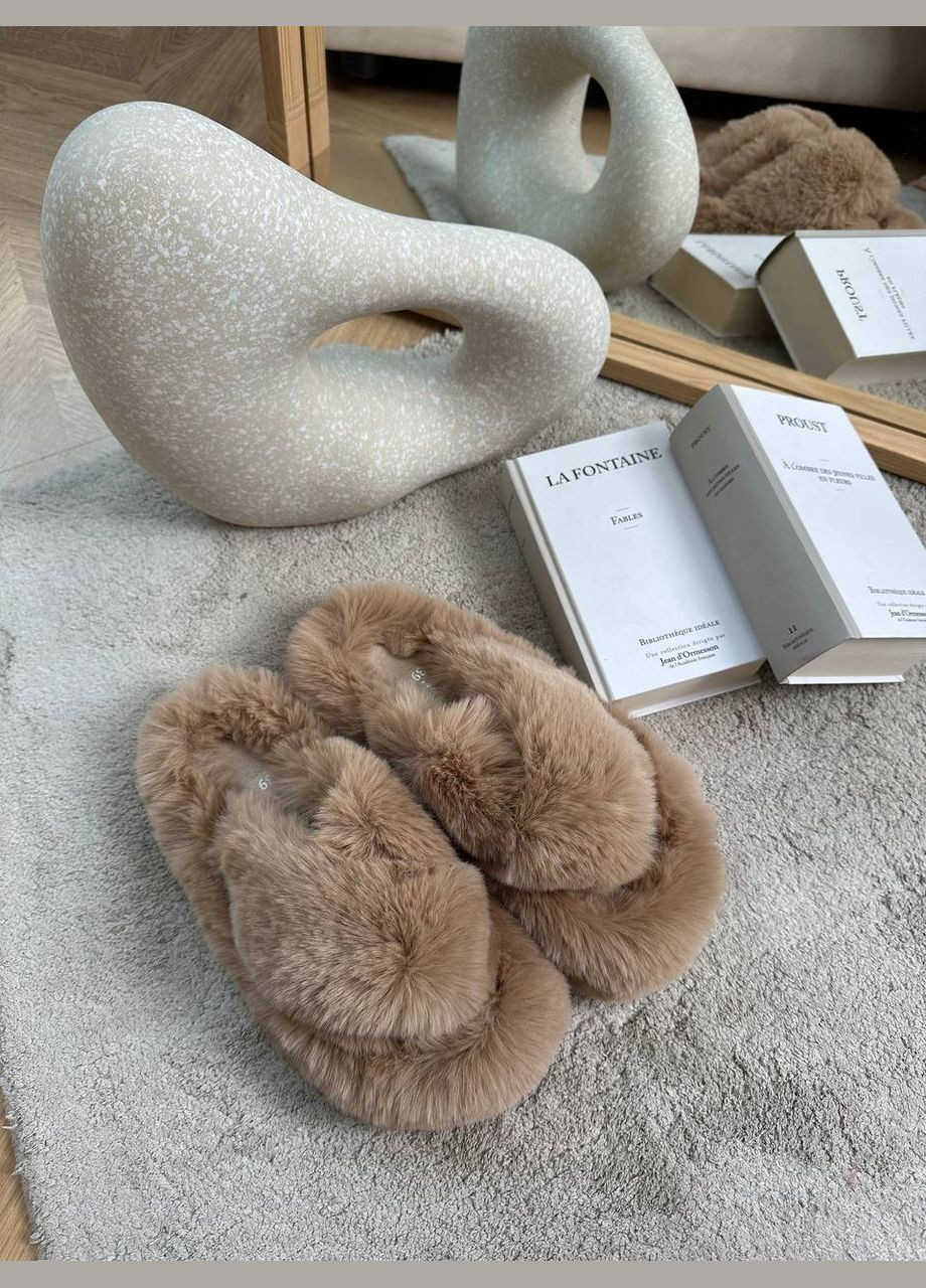 Бежевые тапочки Motivo