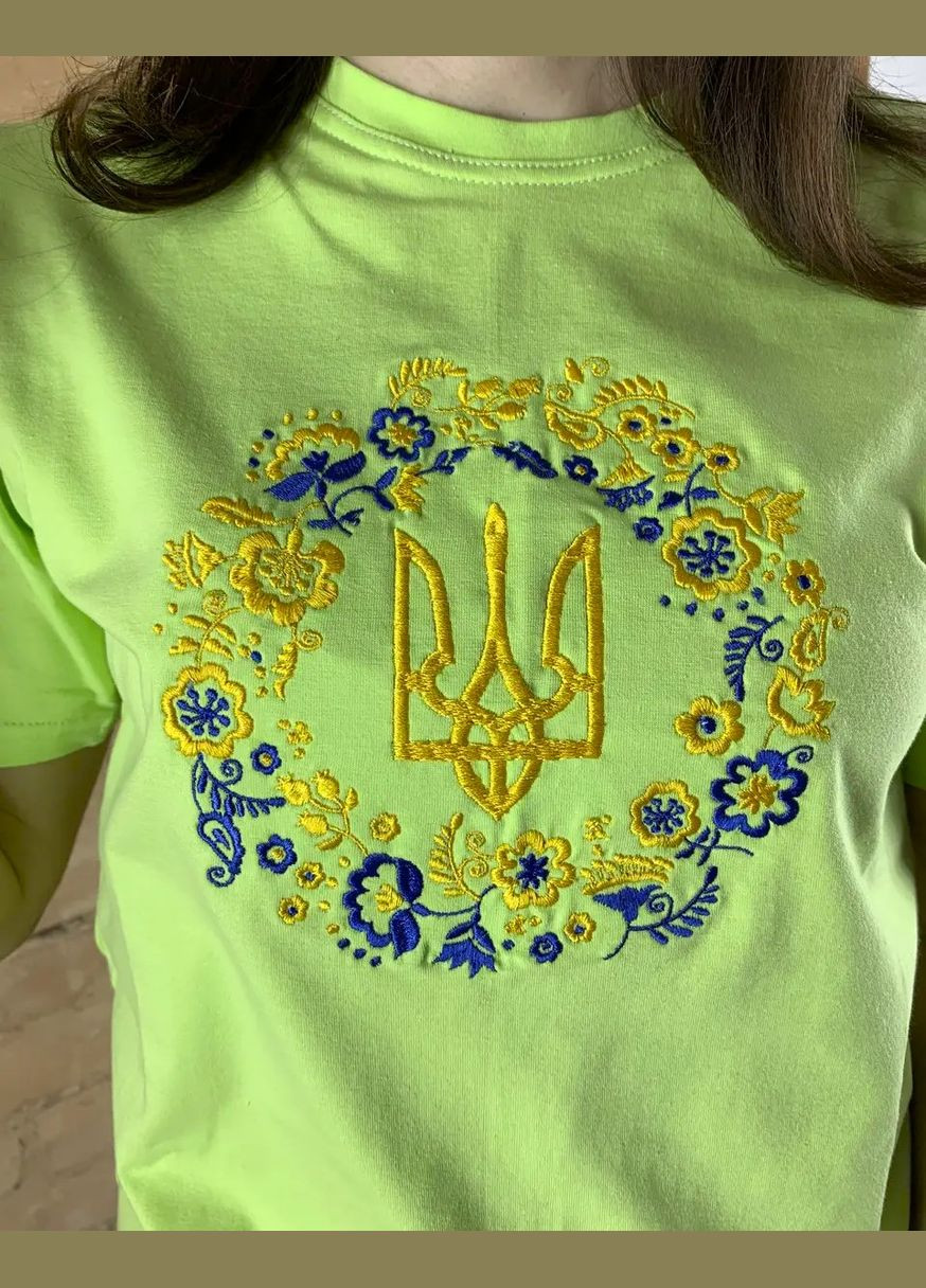 Салатова жіноча вишита футболка вишиванка з гербом в віночку салатова НоКо візерунок орнамент вільна, пряма бавовна, еластан (313654510)