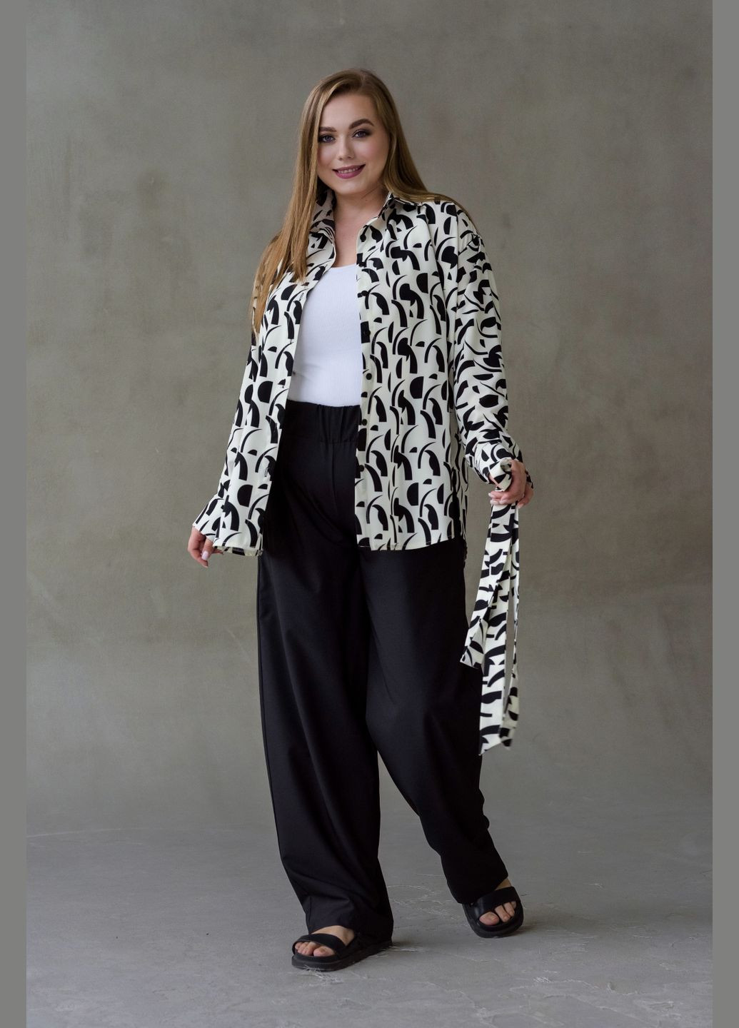 Молочная повседневный рубашка с абстрактным узором Olis-Style с длинным рукавом