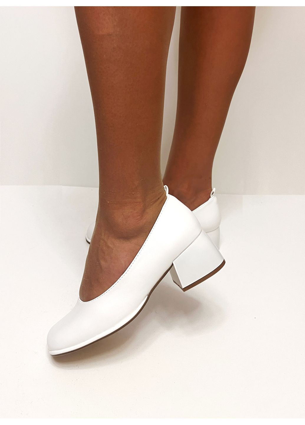 L&M Женские туфли эко кожа белые на каблуке с квадратным носком лоферы белый з искусственная кожа, — всесезон (351363050)
