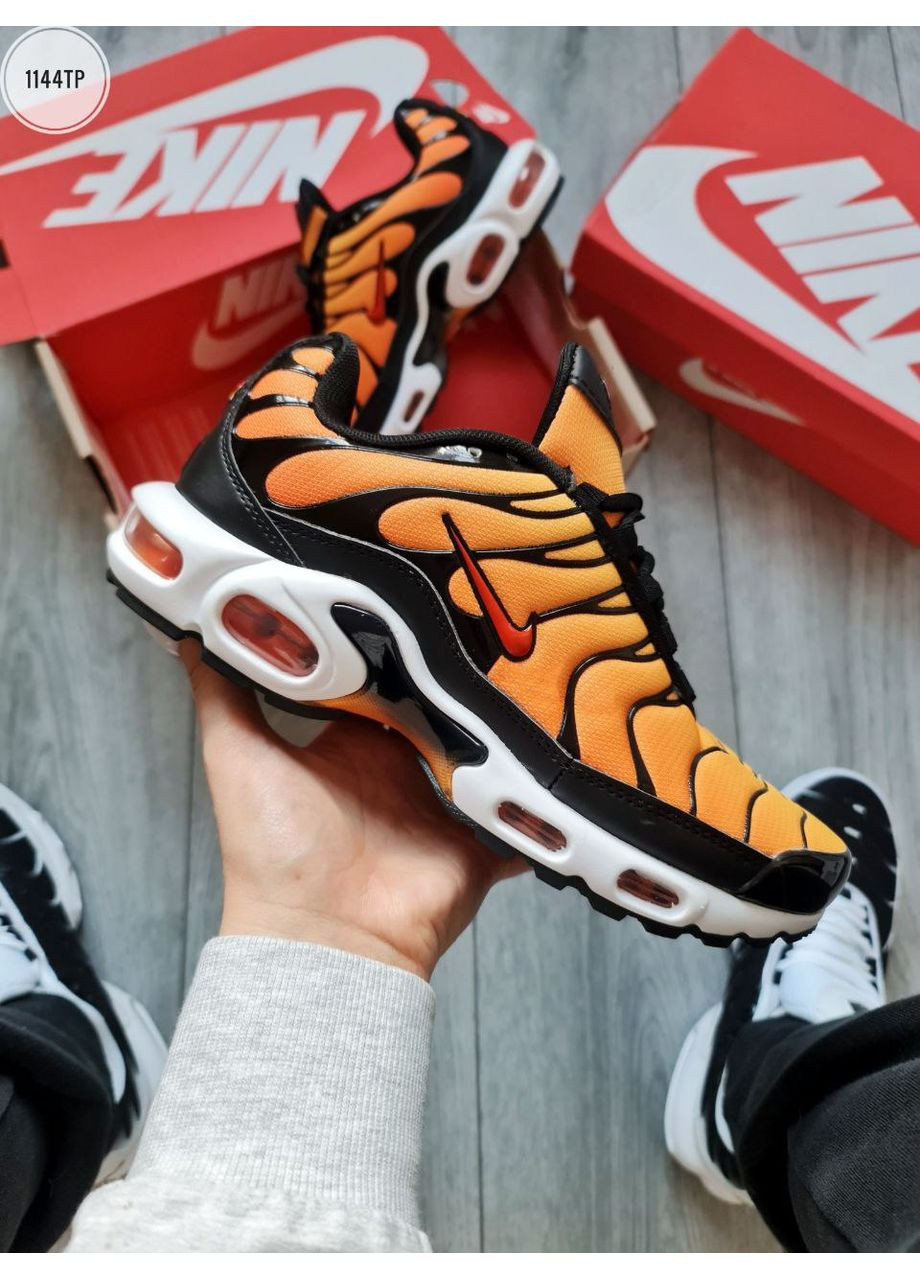 КРОСІВКИ ЖІНОЧІ NIKE AIR MAX PLUS TN BLACK ORANGE НАЙК АІР МАКС ТН ПЛЮС No Brand чорні демісезони (369393439)
