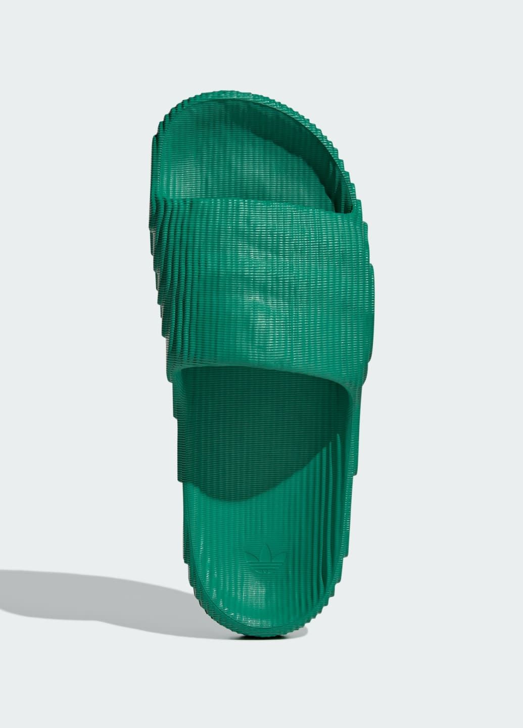 Зеленые спортивные шлепанцы adilette 22 adidas