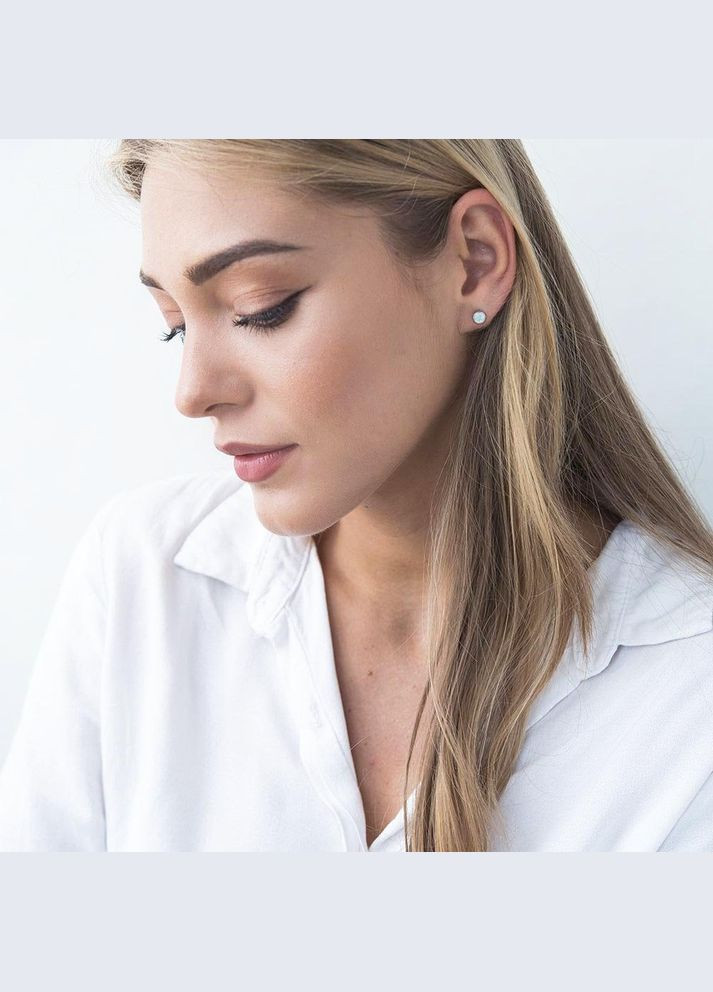 Золоті сережки-пусети Сяйво (синт. опал) 6 мм с05474 Oniks (264644427)