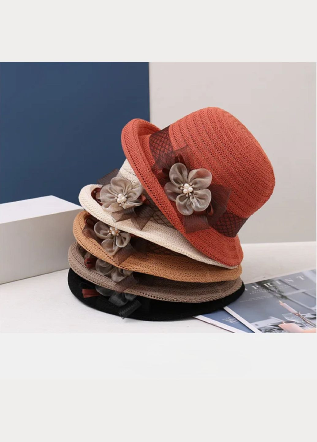 Женская Летняя Плетеная Шляпа Котелок с декоративным цветком Легкая Стильная Панама модный летний гардероб No Brand (338201965)