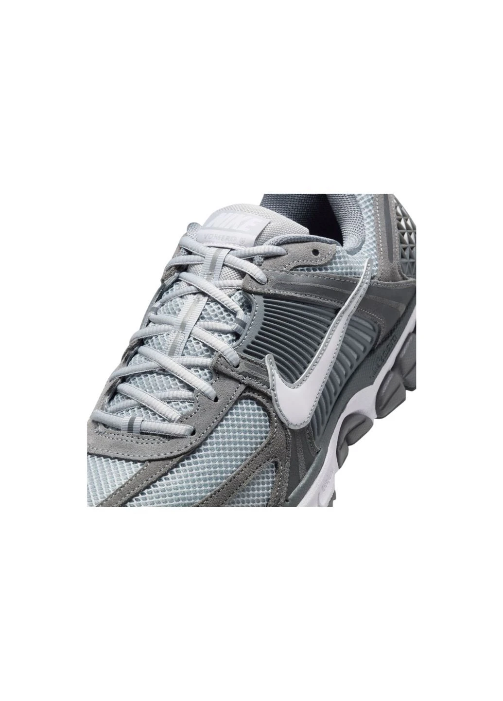 Бежеві кросівки zoom vomero 5 Nike