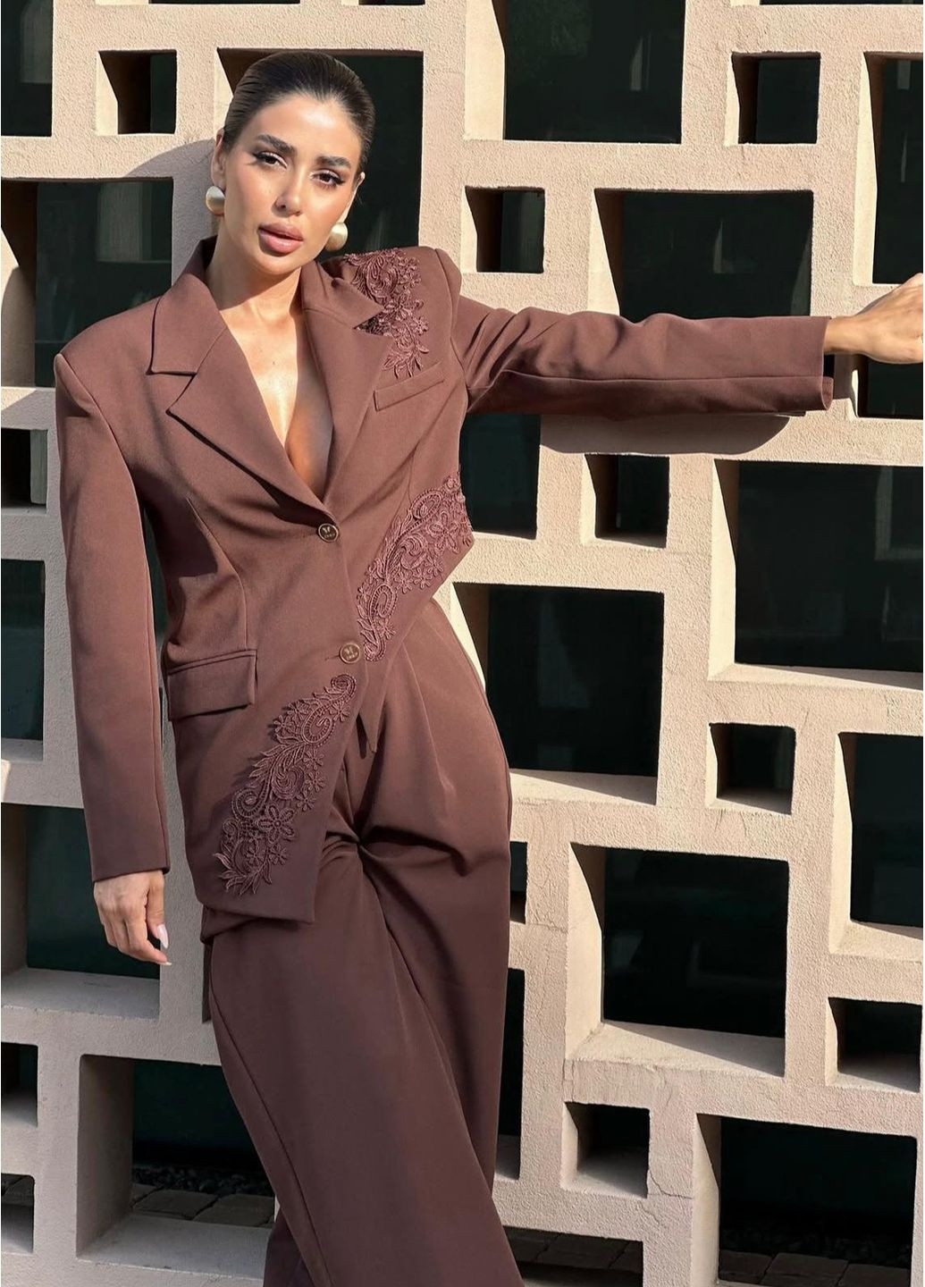 Костюм брючный ассиметричный женский в коричневом цвете. Fashion (359403310)