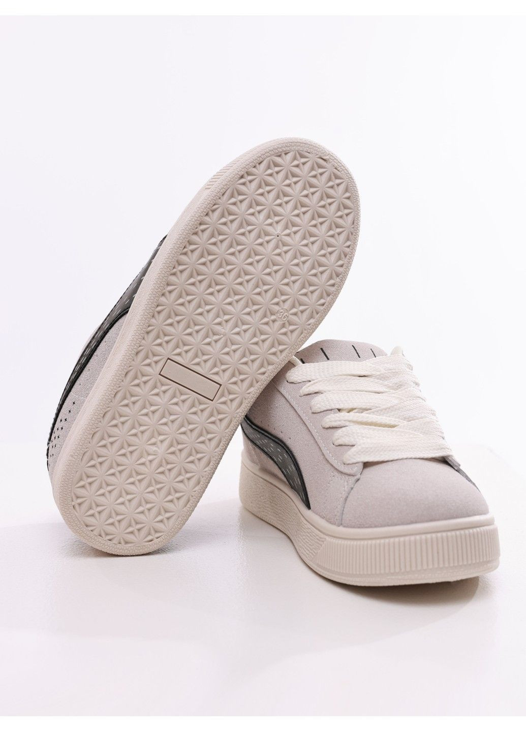 Світло-сірі кеди жіночі U WAVE
