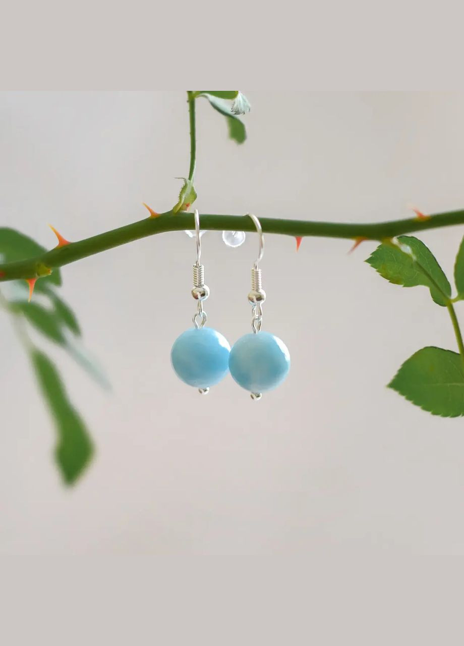 Серьги натуральный камень Аквамарин гладкий шарик, швенза цвет серебро фур-ра гип-ный сплав d-10мм L-30мм No Brand Підвіски (305593773)