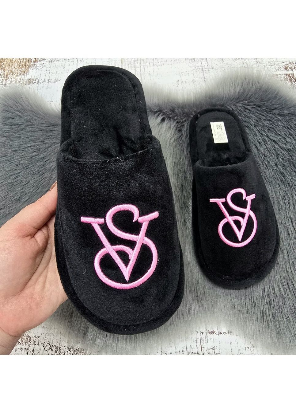 Черные тапочки женские fangre бежевые велюровые с закрытым носком Fashion