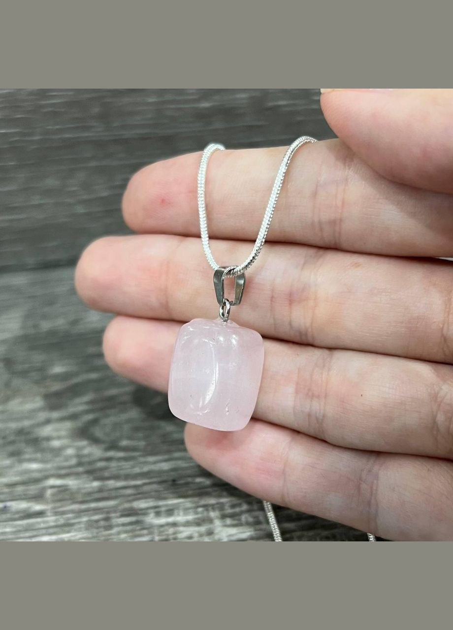 Підвіска з натуральним каменем Рожевий кварц - кулон в формі "міні блок" на ланцюжку срібло в подарунковій коробочці No Brand (331291730)