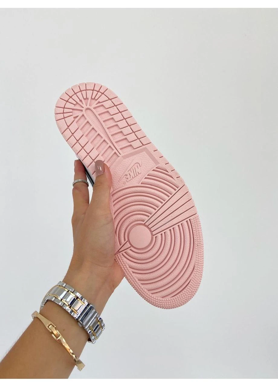 Рожеві літні кросівки nike air jordan 1 retro mid barely rose найк аір джордан рожеві No Brand