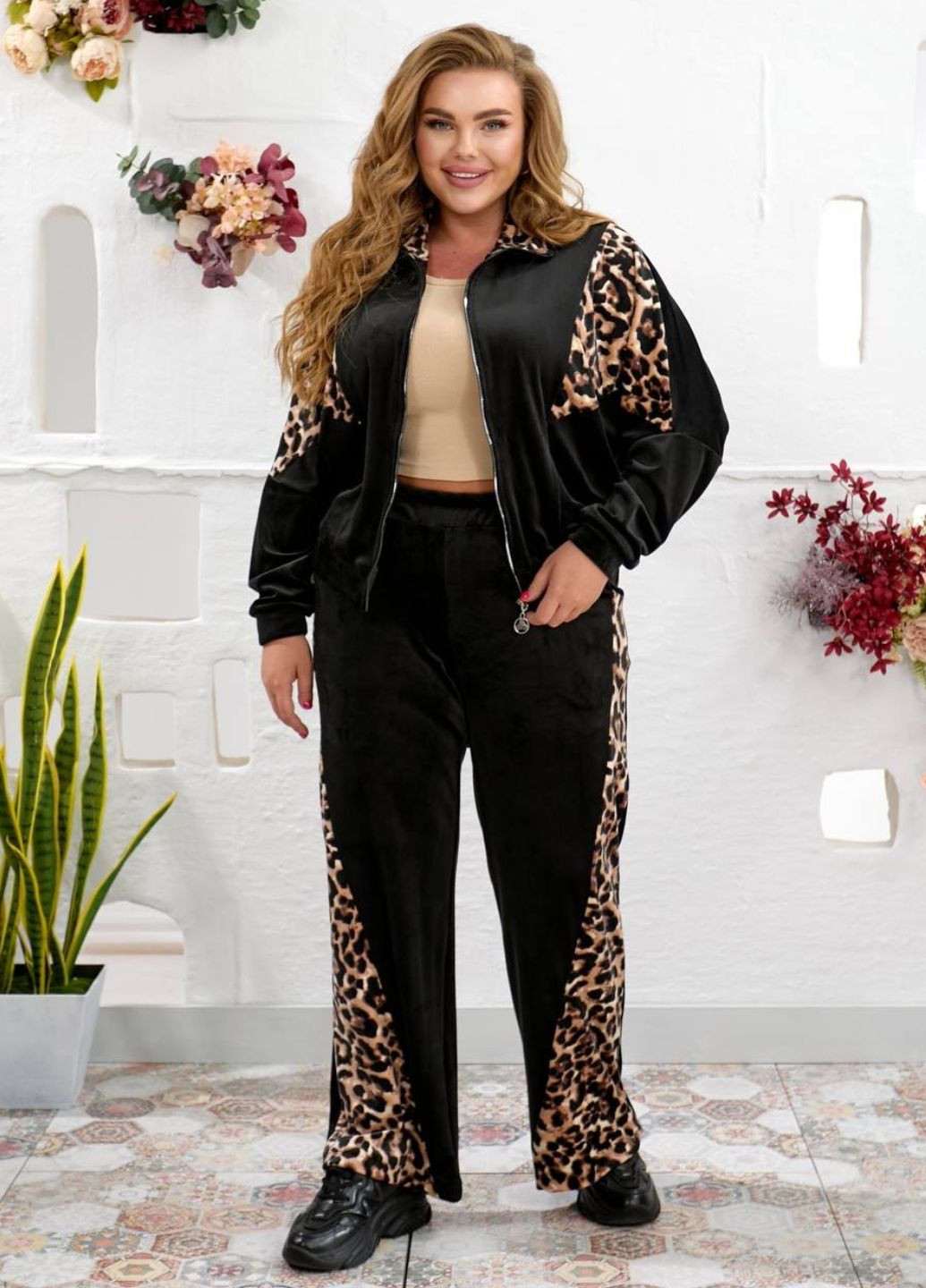 Базовый повседневный демисезонный велюровый костюм двойка с леопардовыми вставками: кофта на молнии + штаны Tik-Tak (363987912)