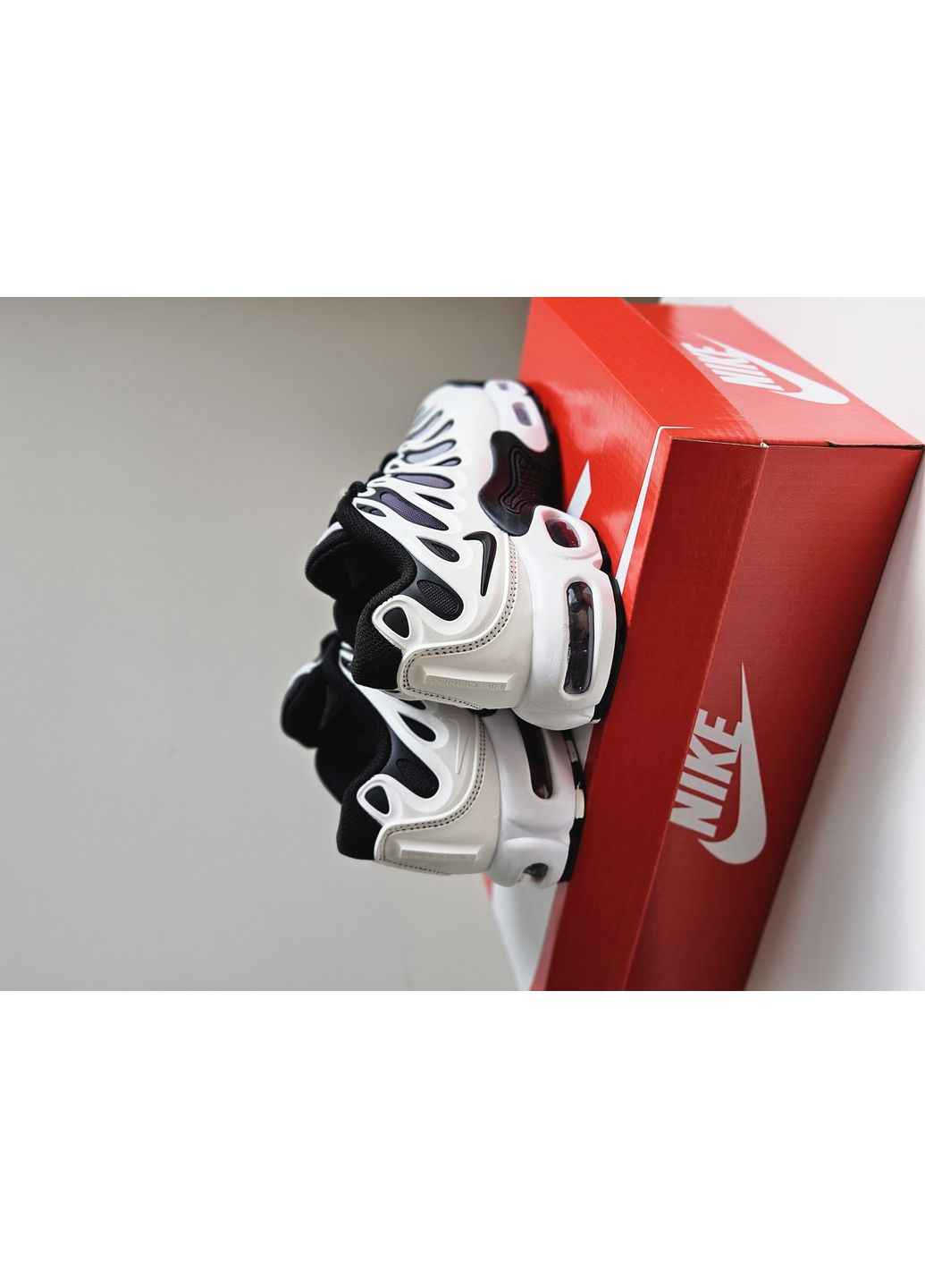 Кросівки жіночі і чоловічі Nike Air Max Tn Plus Drift White Black | Найк Аір Макс ТН плюс білі чорні No Brand білі демісезони (362672555)