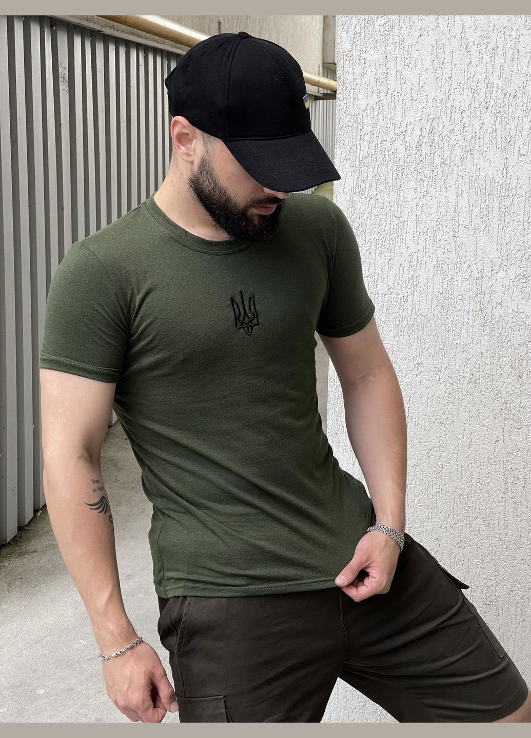 Хаки (оливковая) базовая футболка No Brand