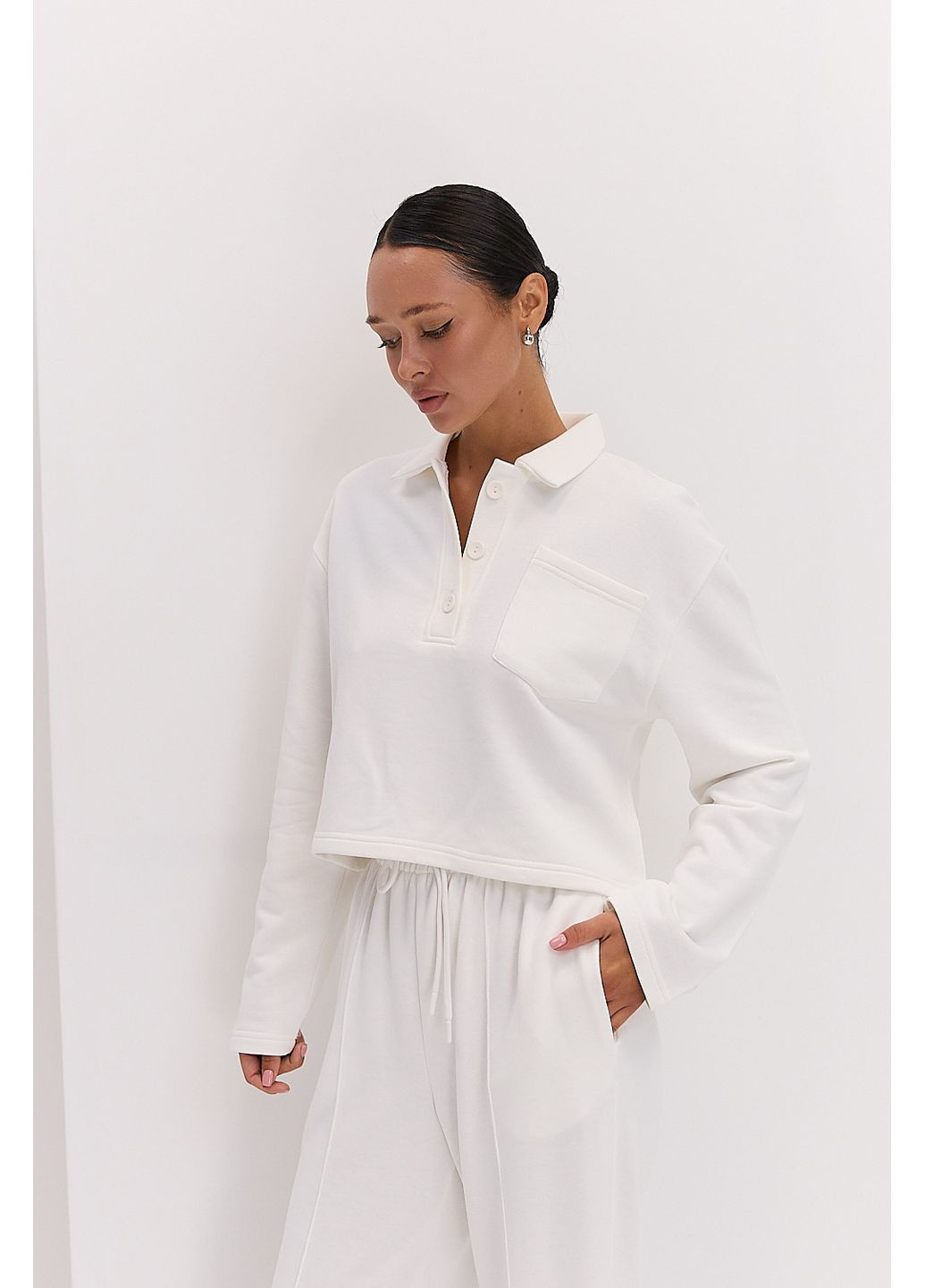 Молочний жіночий укорочений світшот з коміром поло кремовий Arjen (361056614)