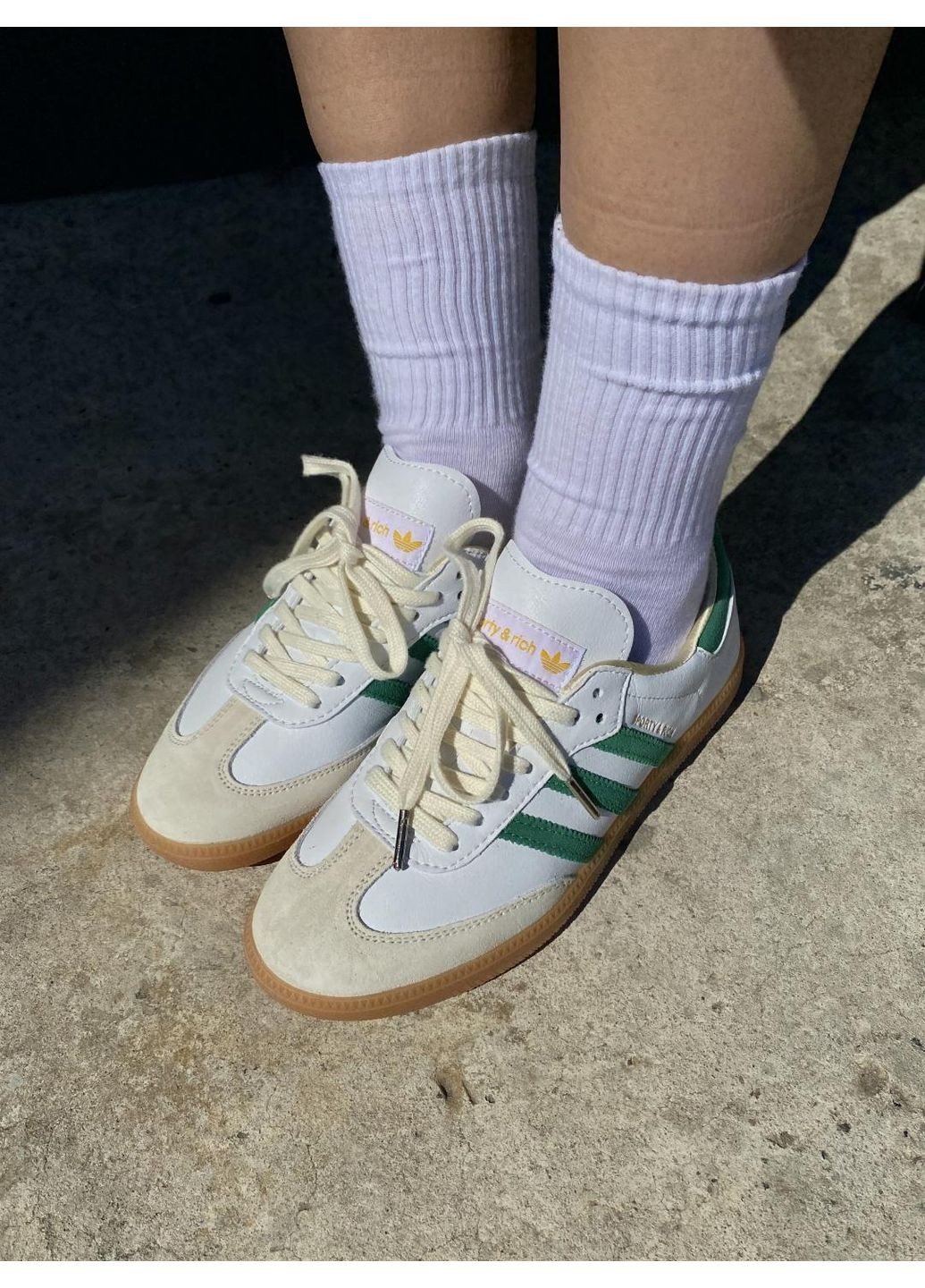 Серые демисезонные кроссовки мужские adidas samba og sporty & rich white green адидас самба No Brand