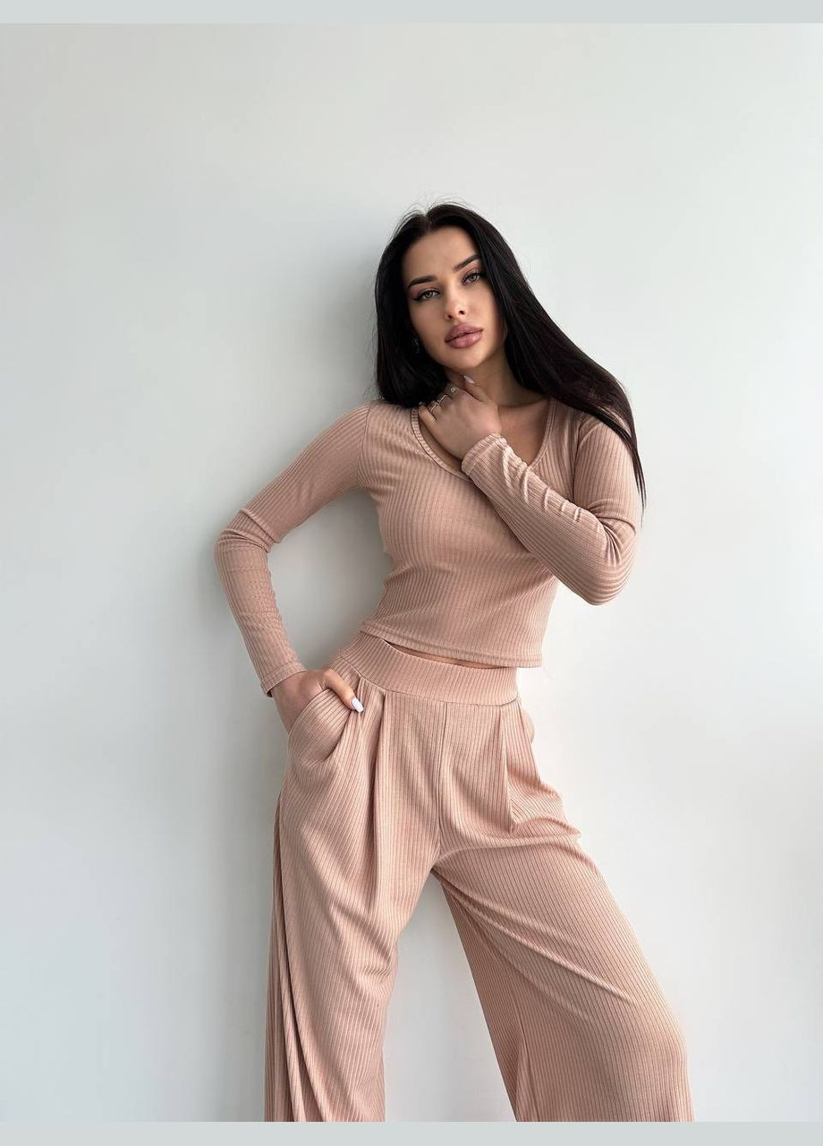 Жіночий бежевий костюм No Brand (339508368)