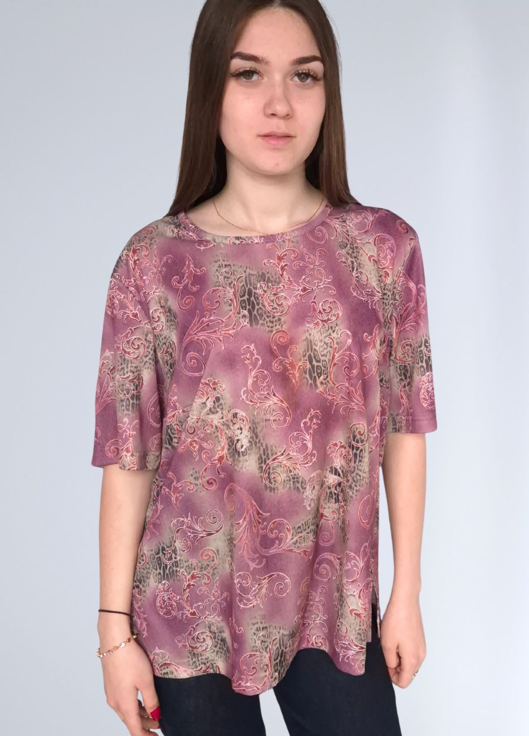 Бордова блуза-футболка жіноча в абстр-принт creation atelier No Brand