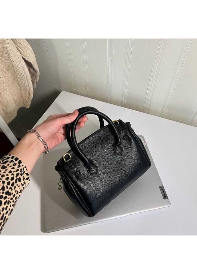 Вишукана сумка середнього розміру в чорному кольорі з ручками No Brand (362588103)