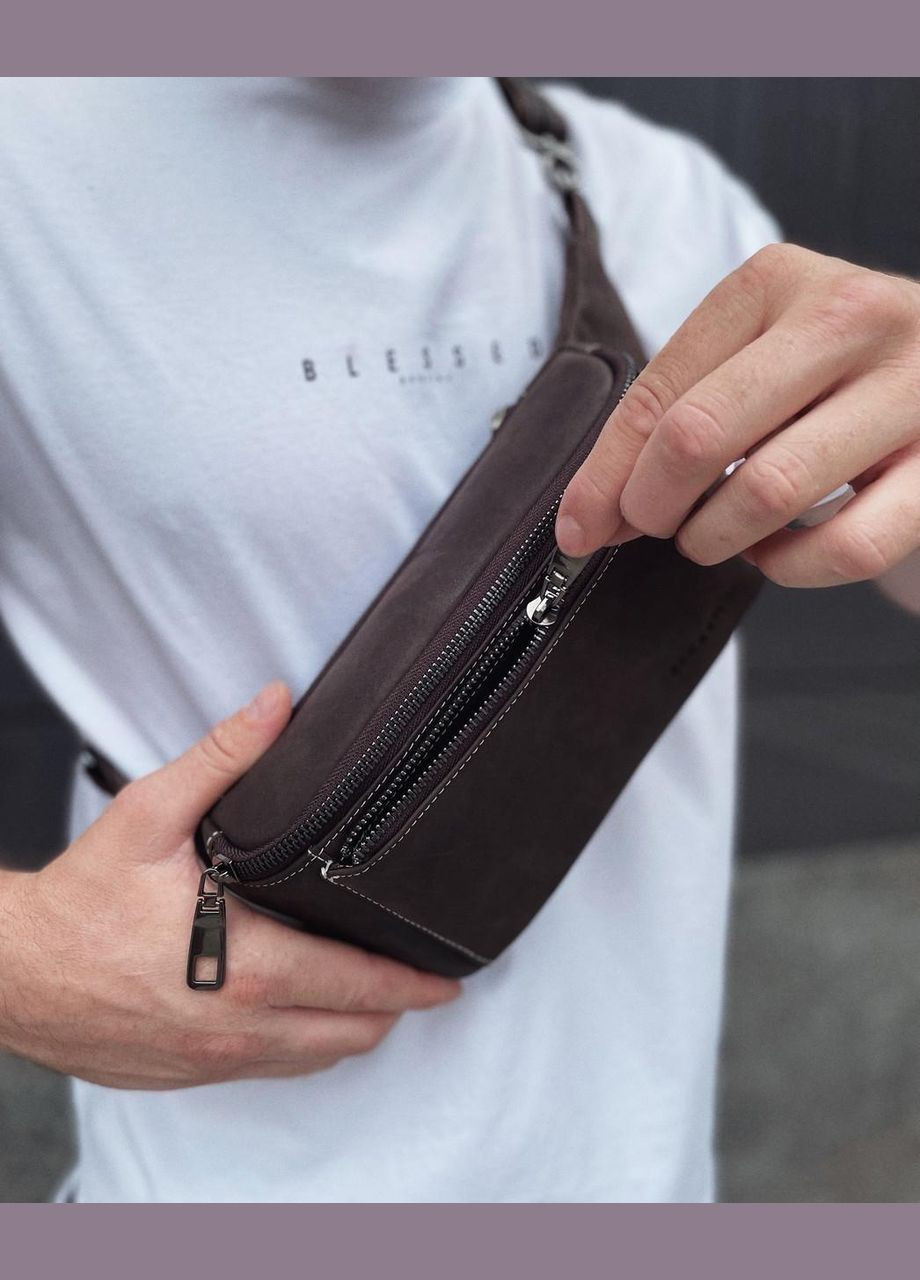 Коричневая мужская сумка-бананка из гладкой кожи с одним отделениям и тыльным карманом No Brand (298570330)