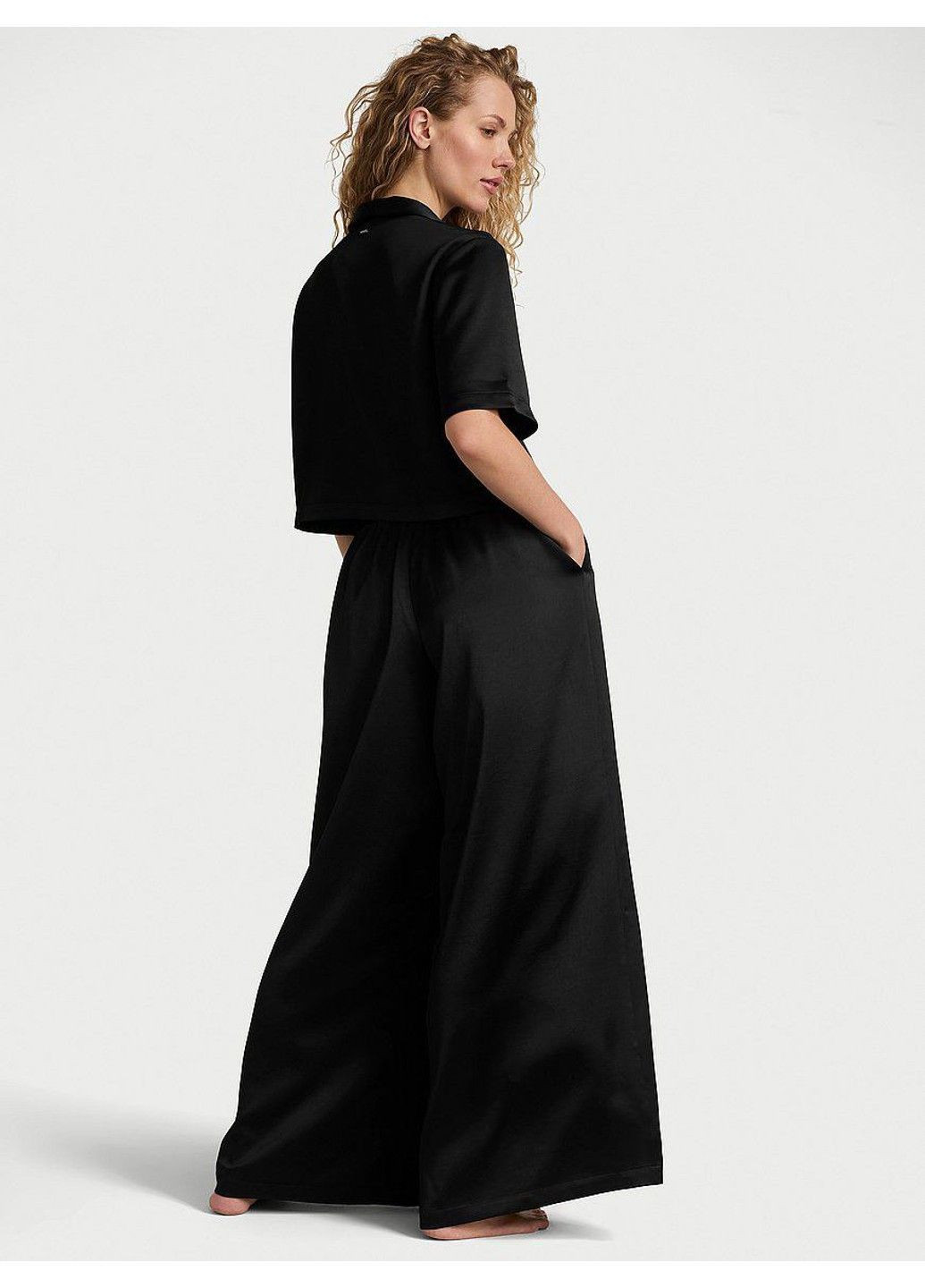 Черная всесезон пижама luxe satin sleep set Victoria's Secret