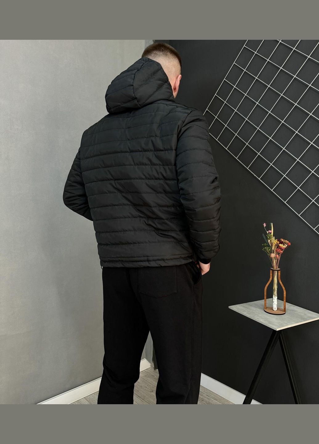 Черная демисезонная демисезонная куртка из лого Vakko