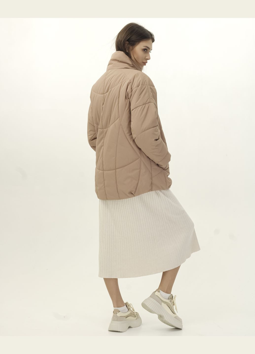 Бежевая куртка бежевая Kattaleya