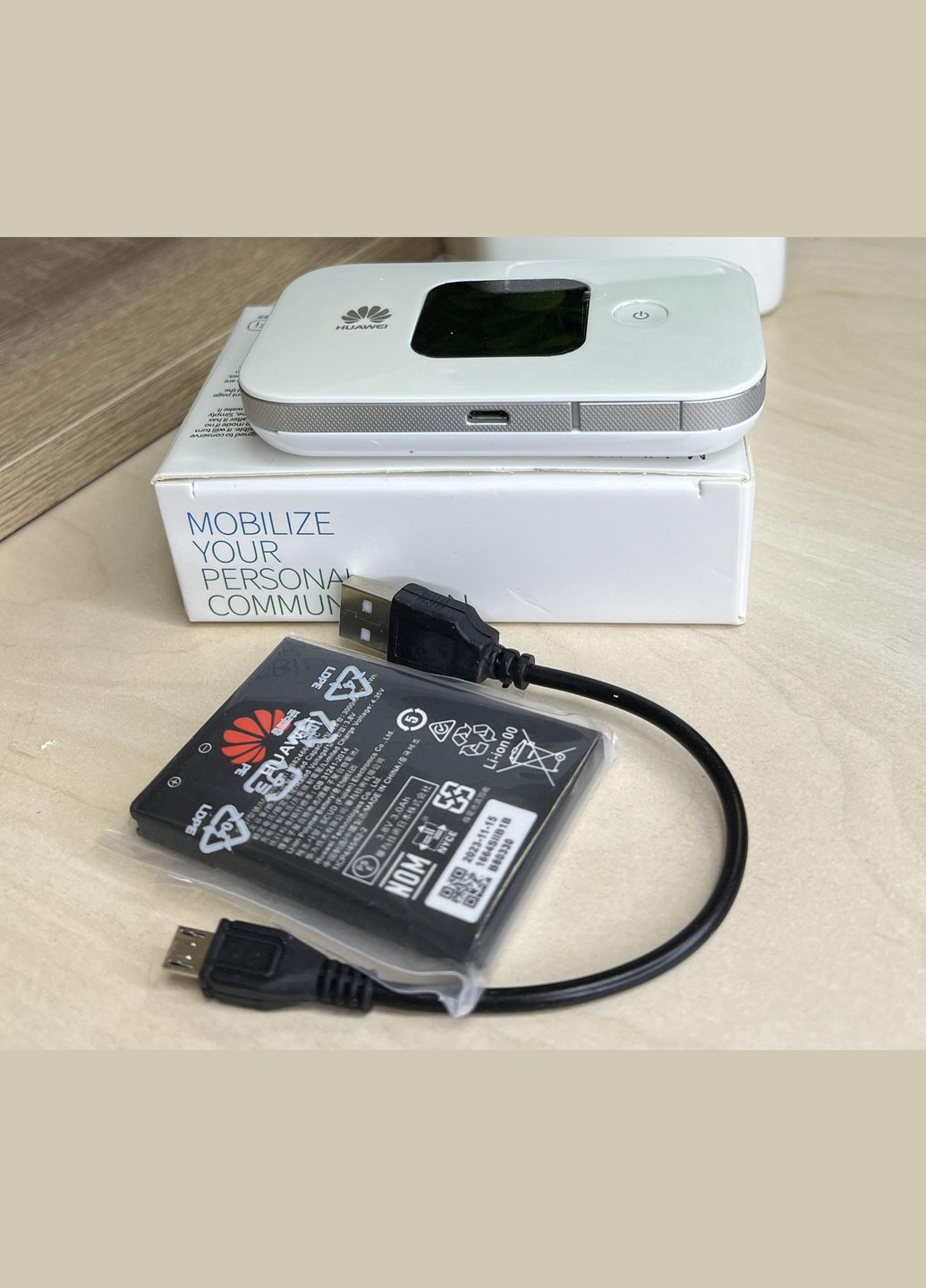 Мобільний роутер 4G LTE E5577s-321, потужна батарея 3000 mAh Huawei (305772036)