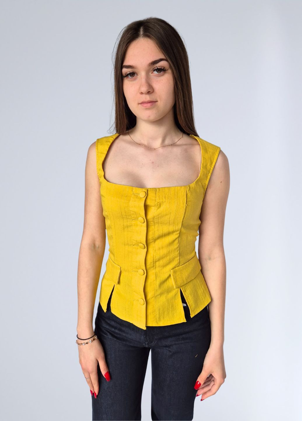 Жовта блузка-топ жіноча без рукавів на гудзиках SHEIN