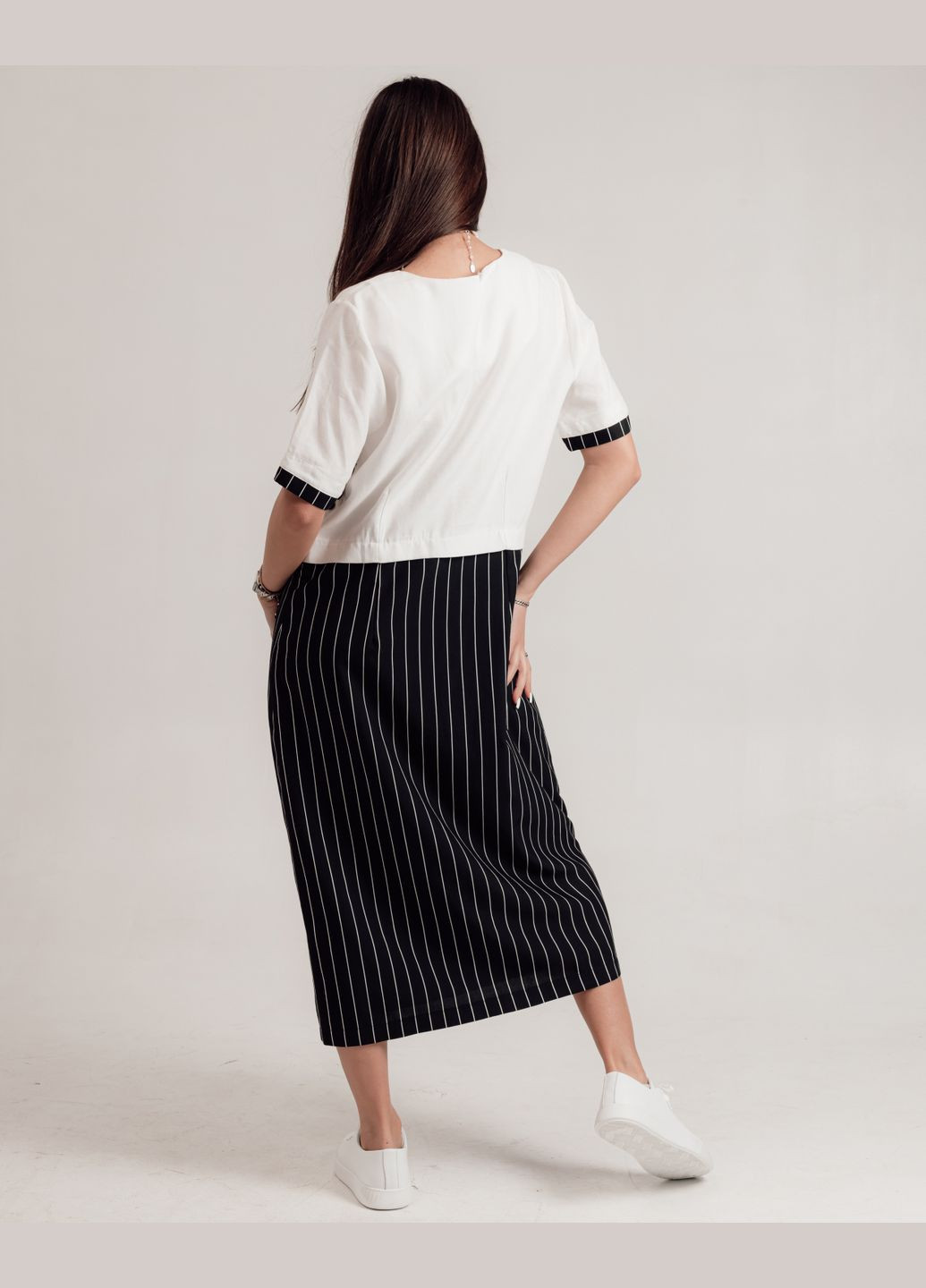 Черно-белое кэжуал платье женское черно-белое Phardi