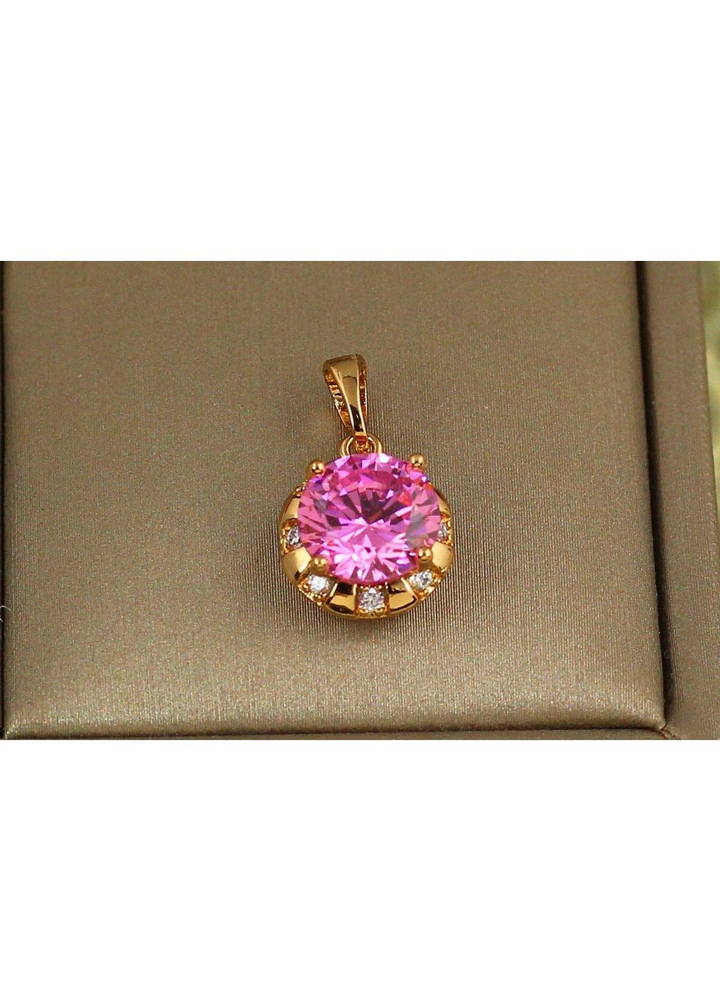 Кулон рожевий камінь у оправі з білих фіанітів 11 мм золотистий Xuping Jewelry (356676069)
