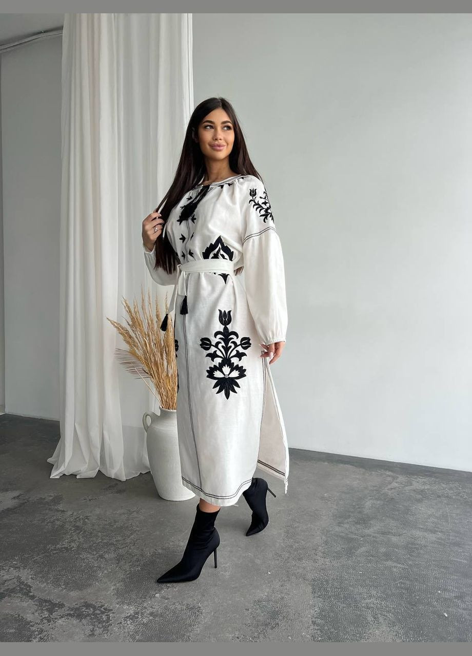 Белое повседневный, праздничный, вечернее вышитое платье на запах Garna с орнаментом