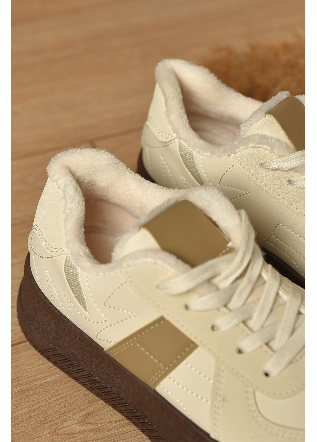 Кросівки жіночі демісезонні світло-бежевого кольору Let's Shop світло-бежеві демісезони (368540505)