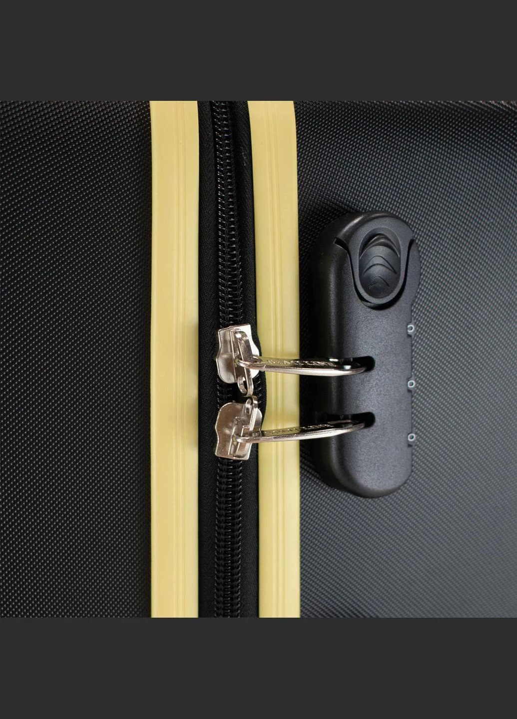 Чемодан 28" (L) Black (T5685-3) Semi Line (392409741)