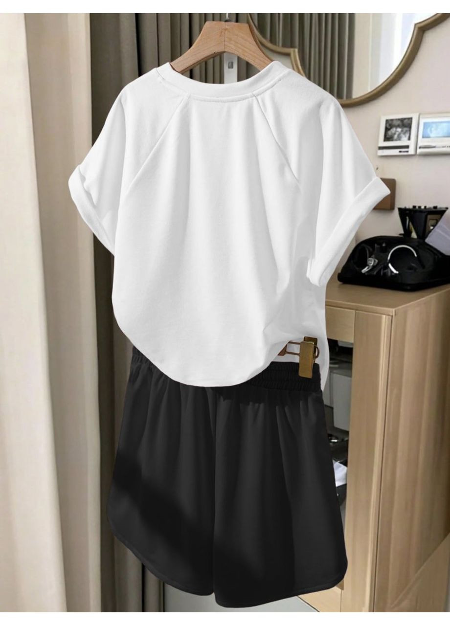 Женский костюм с футболкой и шортами Україна (350935553)