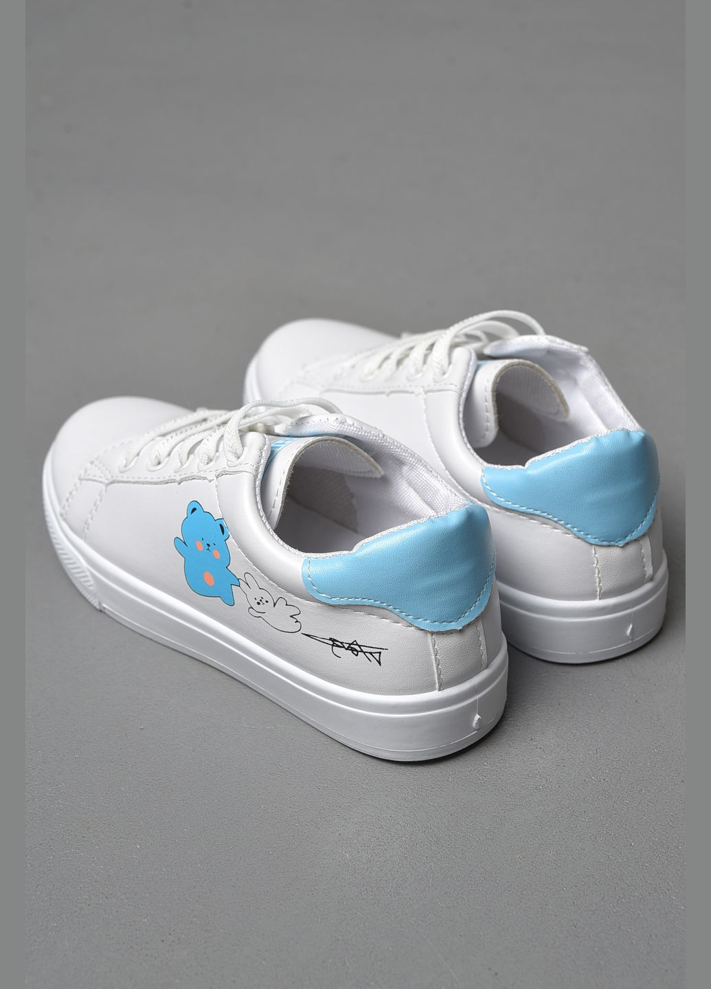 Белые демисезонные кроссовки детские белого цвета на шнуровке Let's Shop