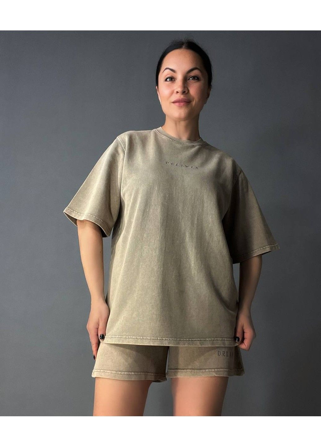 Костюм жіночий 25-02 варений тай-дай футболка та шорти з вишивкою бежевий Pepper&Mint (334098203)