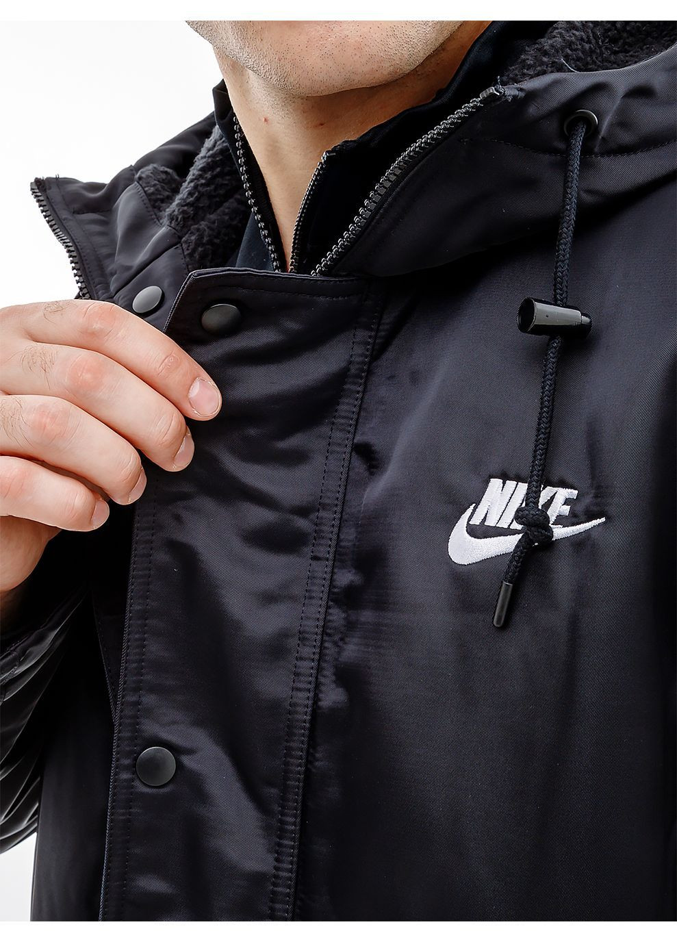 Чорна зимня чоловіча куртка club stadium parka чорний Nike