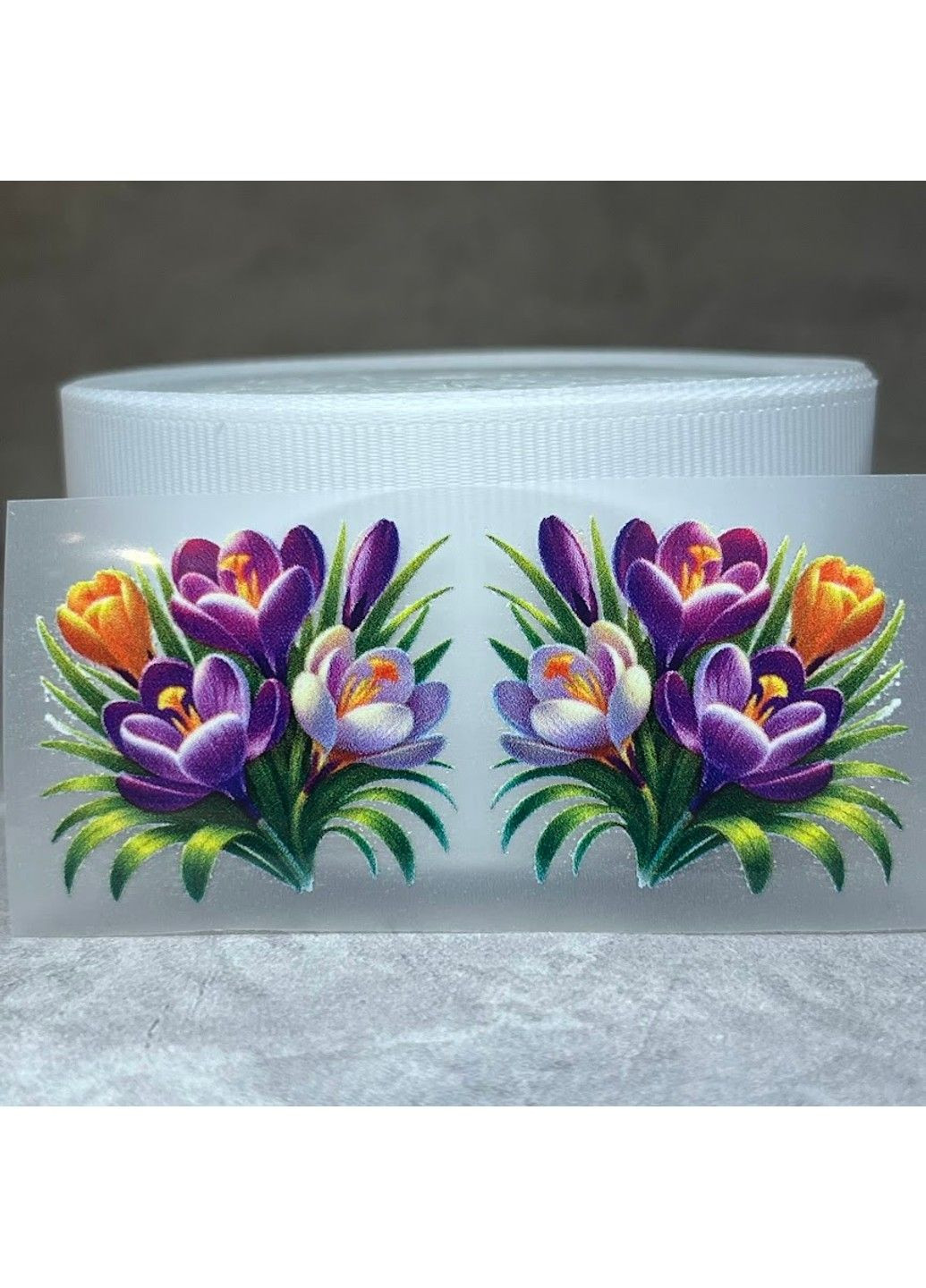 ТермоНаклейка - Крокусы, размер 3,2*3,5 см (одной наклейки), 1 пара No Brand (316702668)