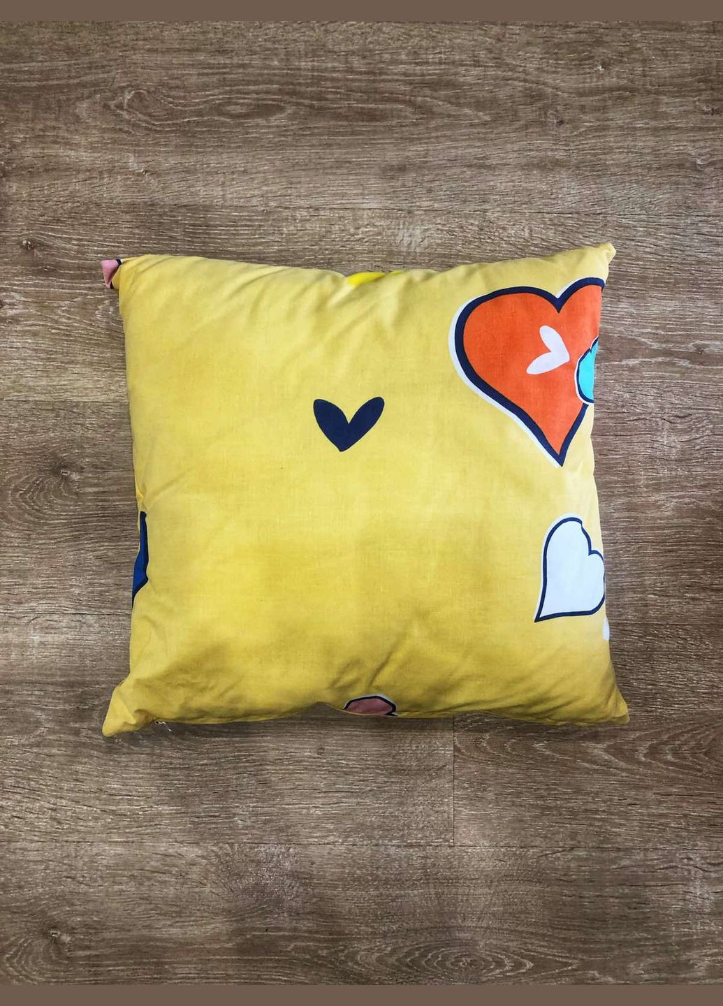 Дитяча Подушка 45 х 45 см Різнокольорові Серця Бавовна Vigvam (348117638)