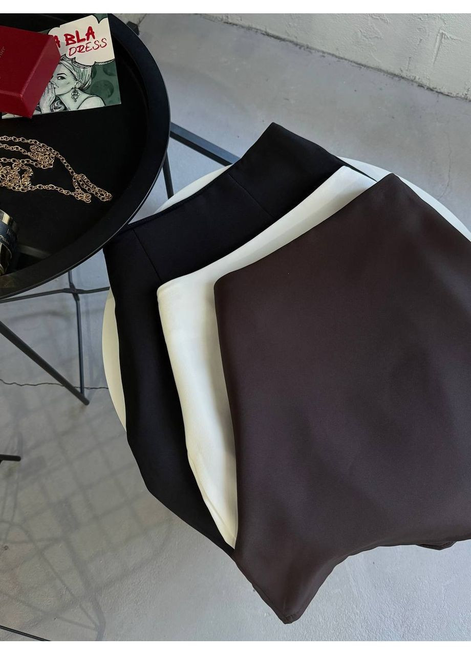 Жіночий ретро костюм з акцентним силуетом Україна (352267583)