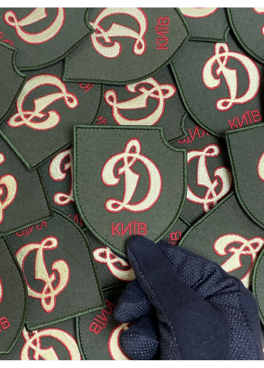 Шеврон Динамо Київ (Форма щит. На липучці) Розмір 9x7.5см No Brand (369924481)