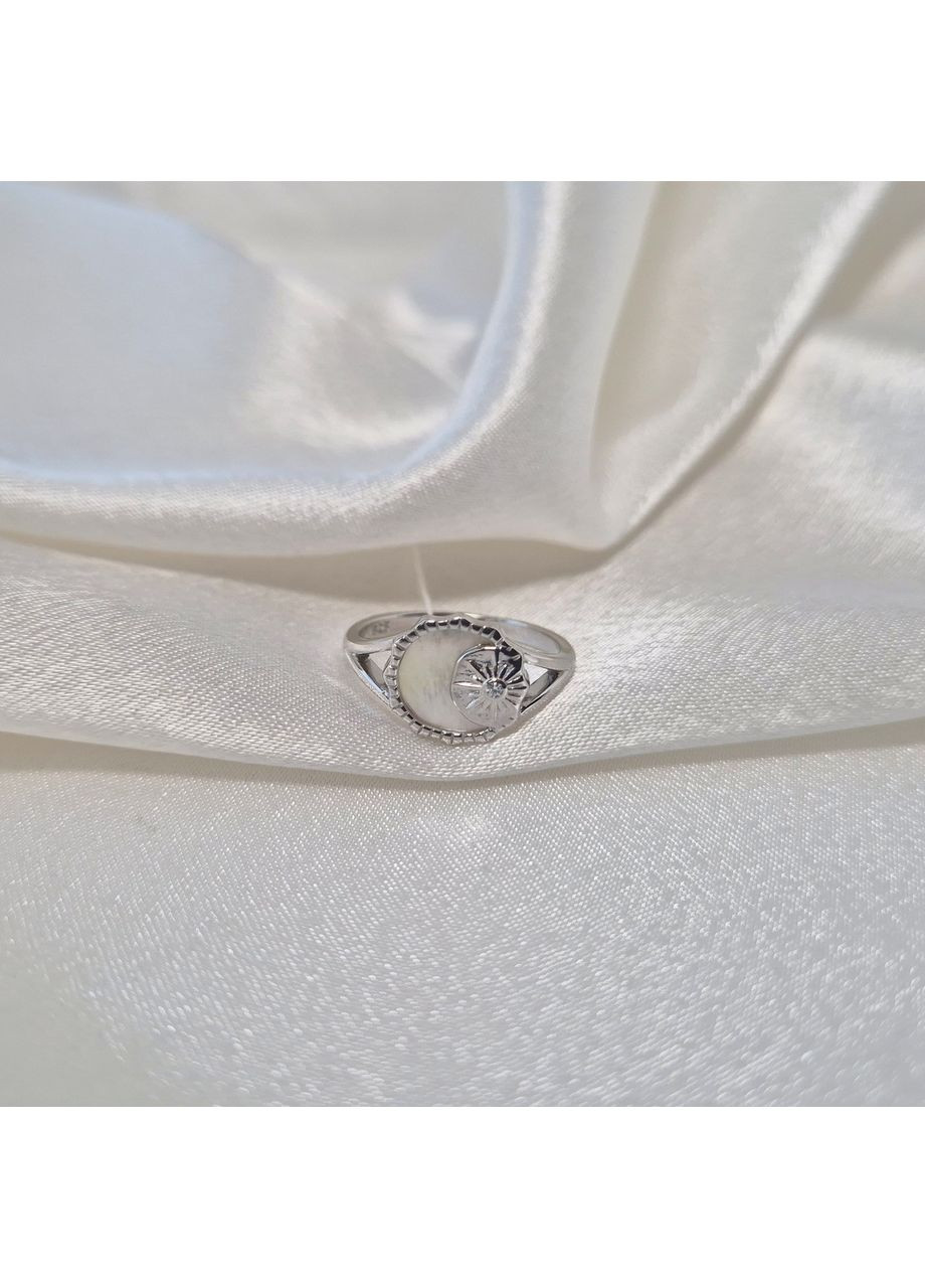 Серебряное кольцо Цветок с Перламутром размер серебро 925 пробы Родированное 6673р 2.77г No Brand (352477385)