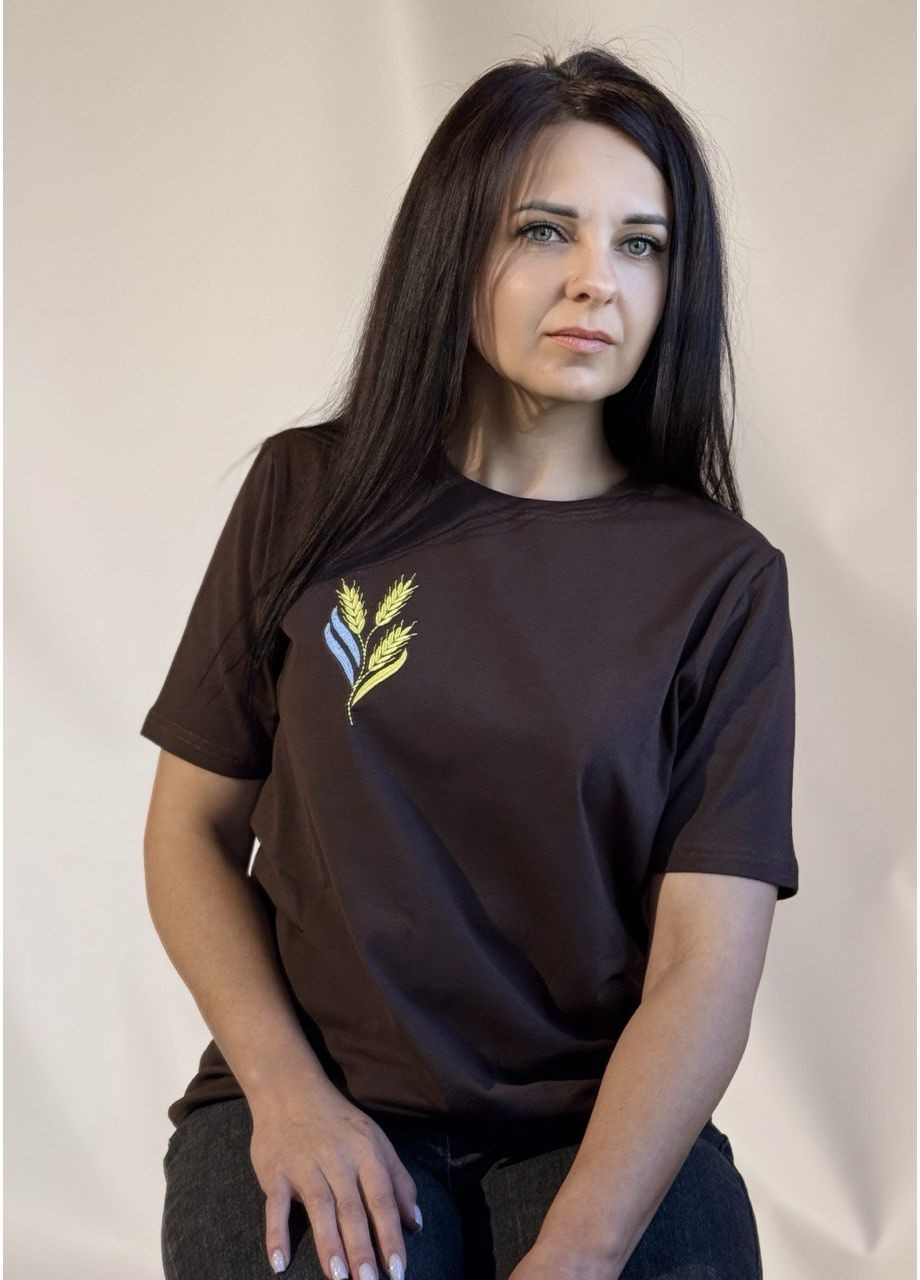 Коричневая женская футболка-вышиванка трендовом шоколадном цвете узор украинская символика прямой стрейч кулир (354788241)