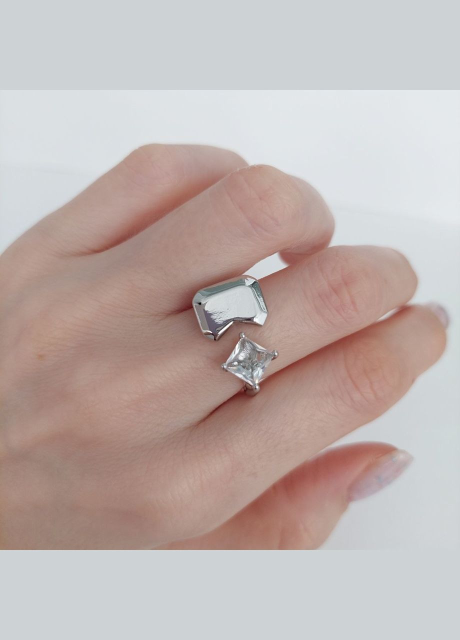 Каблучка жіноча об'ємна з камінцем посріблена DeKolie (296481807)