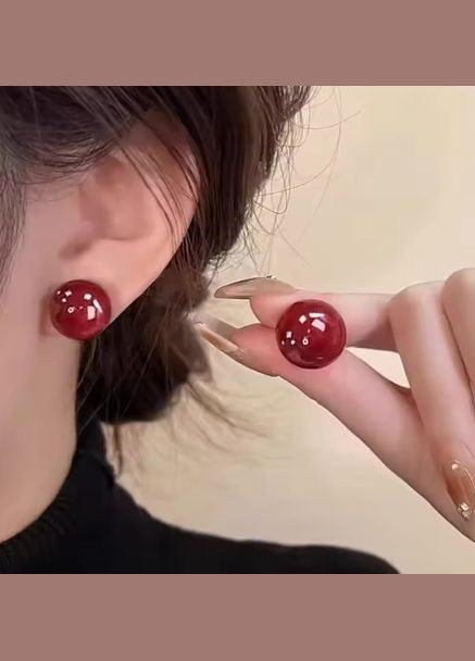 Сережки женские на каждый день Вишневые гвоздики 1.3см No Brand (332181010)