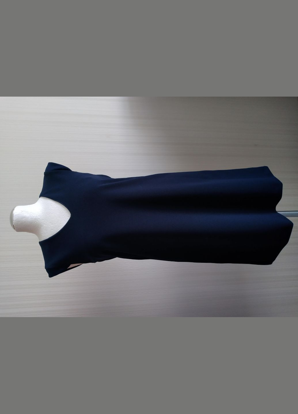 Темно-синее женское платье прямого кроя Everis однотонное