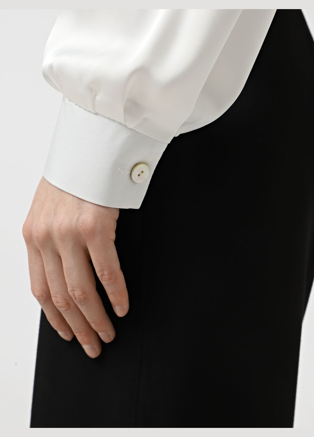 Молочна блуза ZUBRYTSKAYA