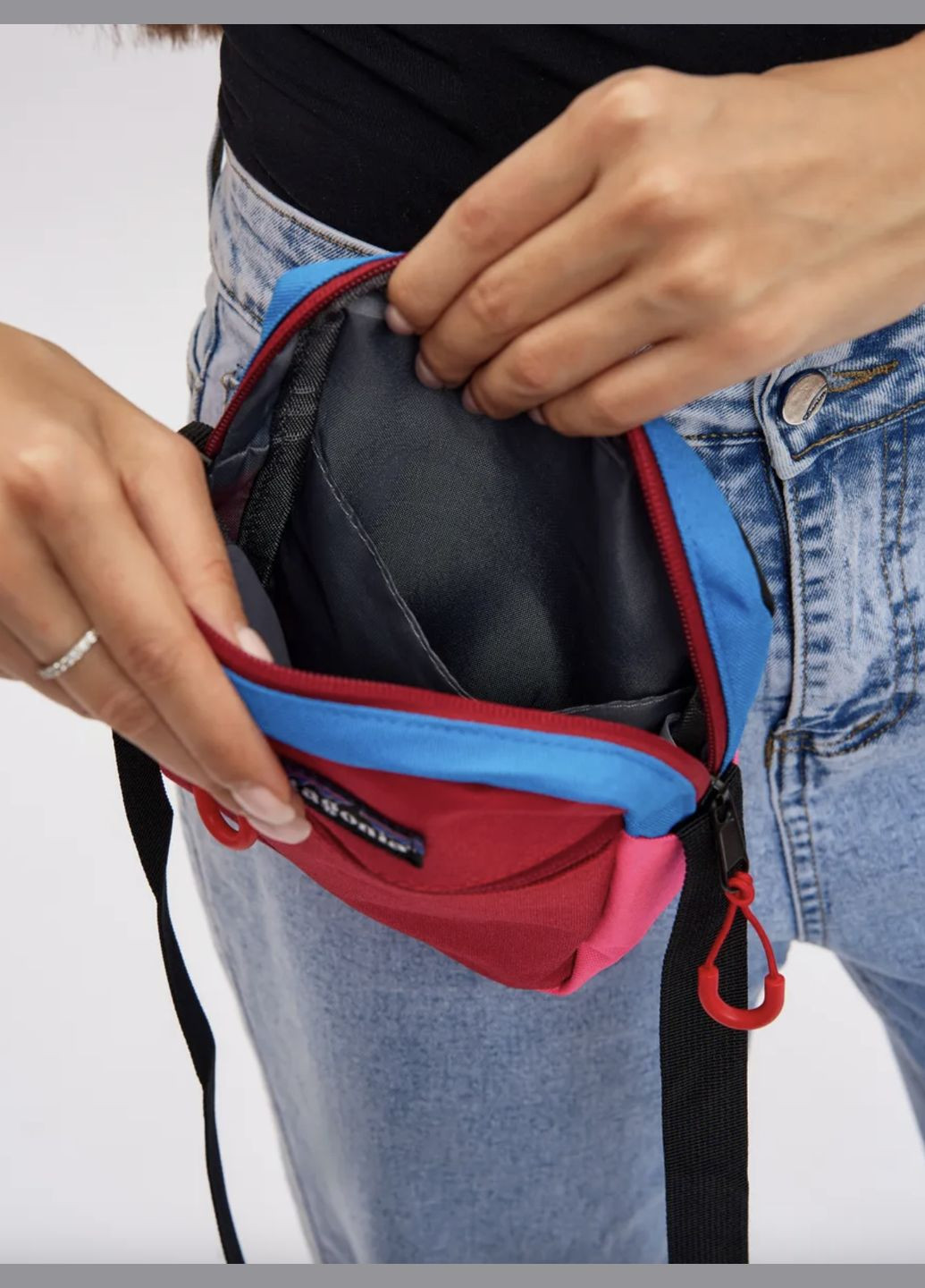 Сумка через плече рожевого кольору. No Brand Мессенджер (322768057)