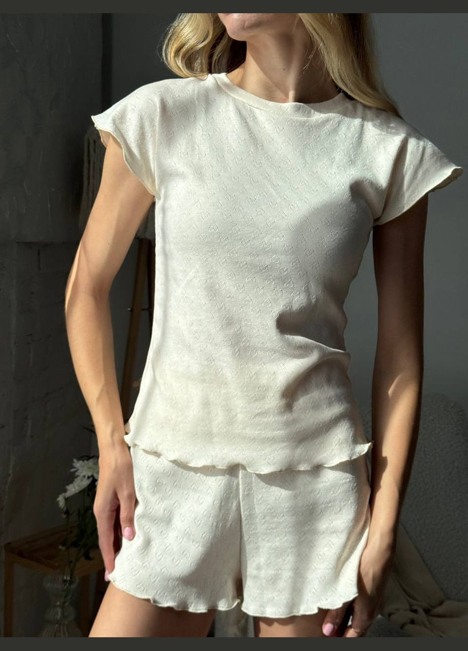 Молочная всесезон женская пижама футболка + шорты FINO Mode